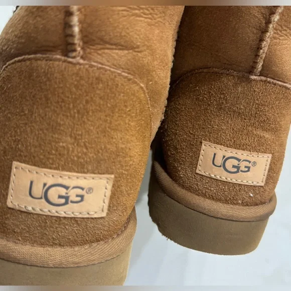 Cozy UGGs, real chestnut woman - Picture 6 of 6